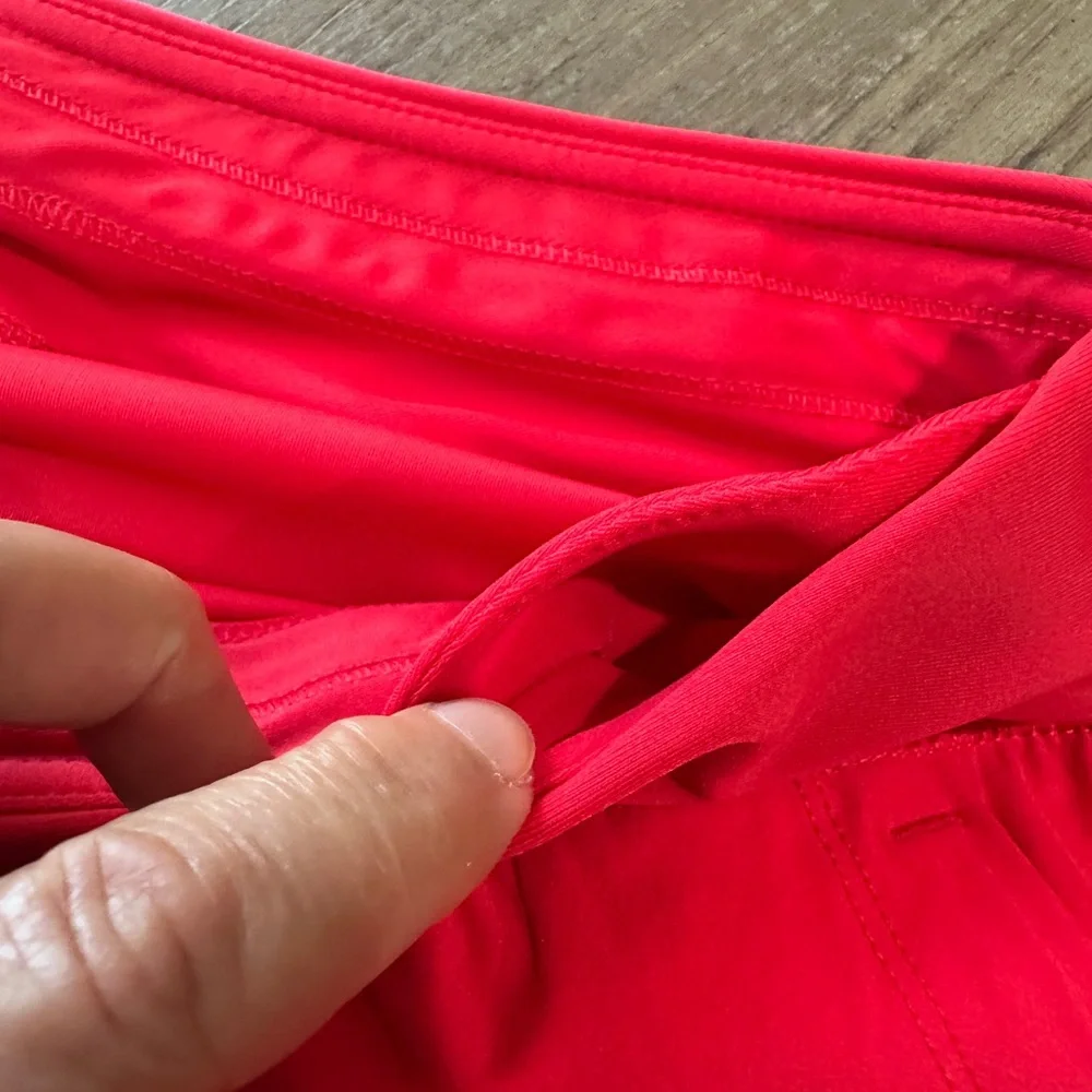 Lands’ End Red Bermuda Shorts Quick Dry/Swim Size 8 - Picture 8 of 10